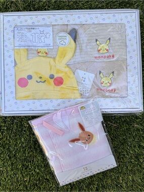 Pokémon Monpoké Baby Gift Set with Pikachu & Eevee Motifs